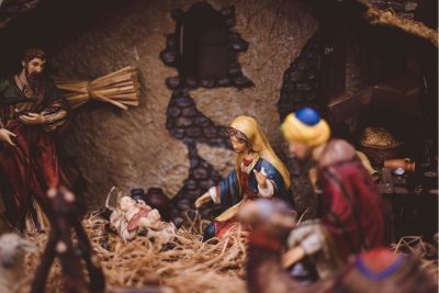 Pope Benedict 'Debunks' Christmas?