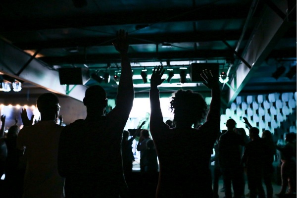 Read Today's Passion for Praise Devotional